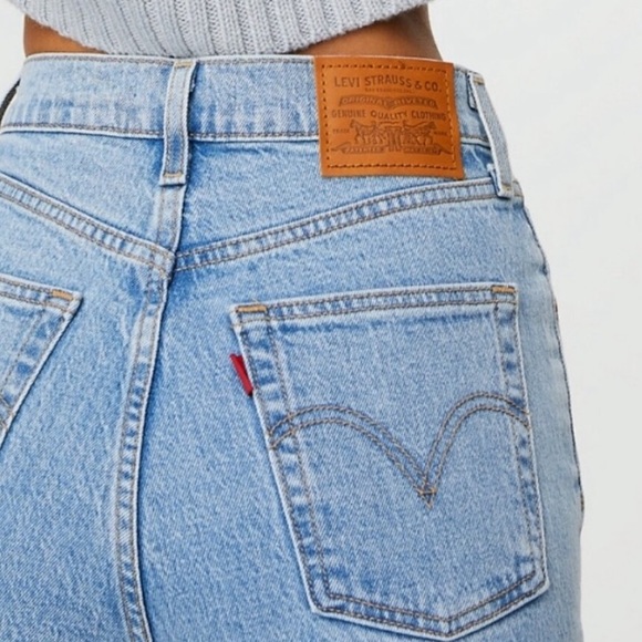 Levi’s Premium Ribcage High-waist Flare Jeans - Picture 5 of 7